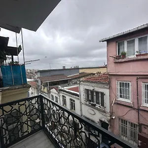 Taksim Larissa Istambul